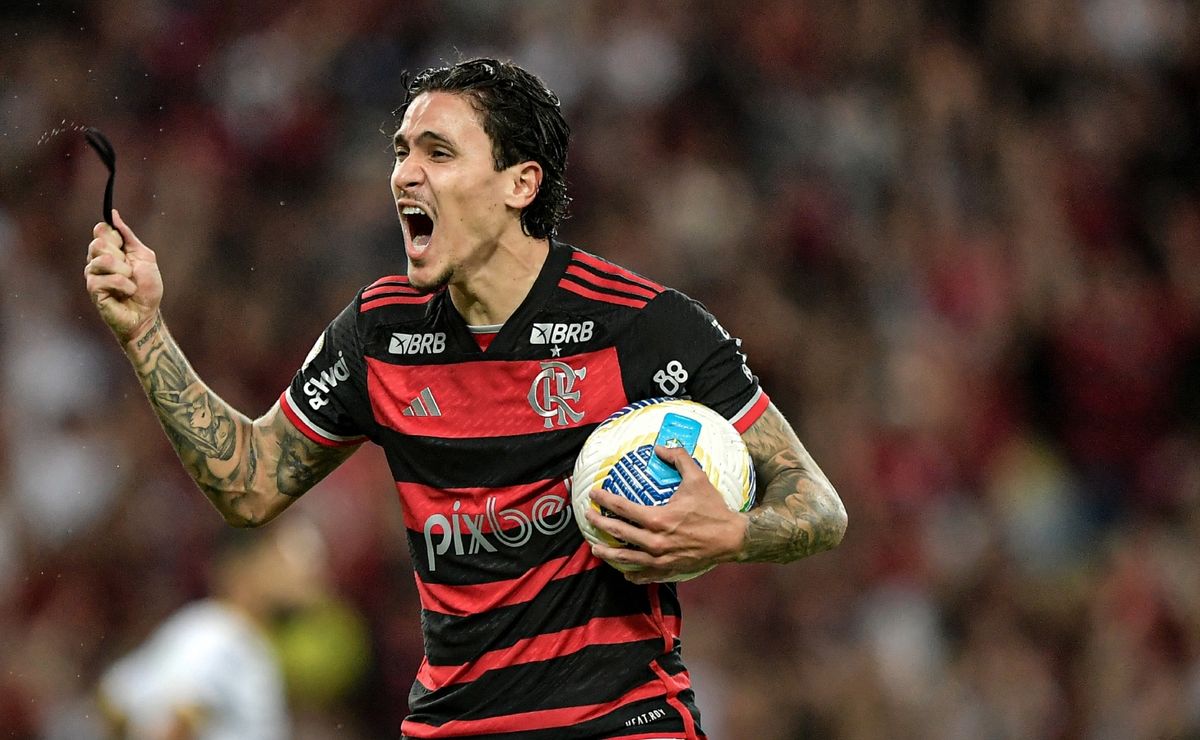 Pedro escolhe médico para cirurgia no joelho e tempo de recuperação é estimado pelo Flamengo