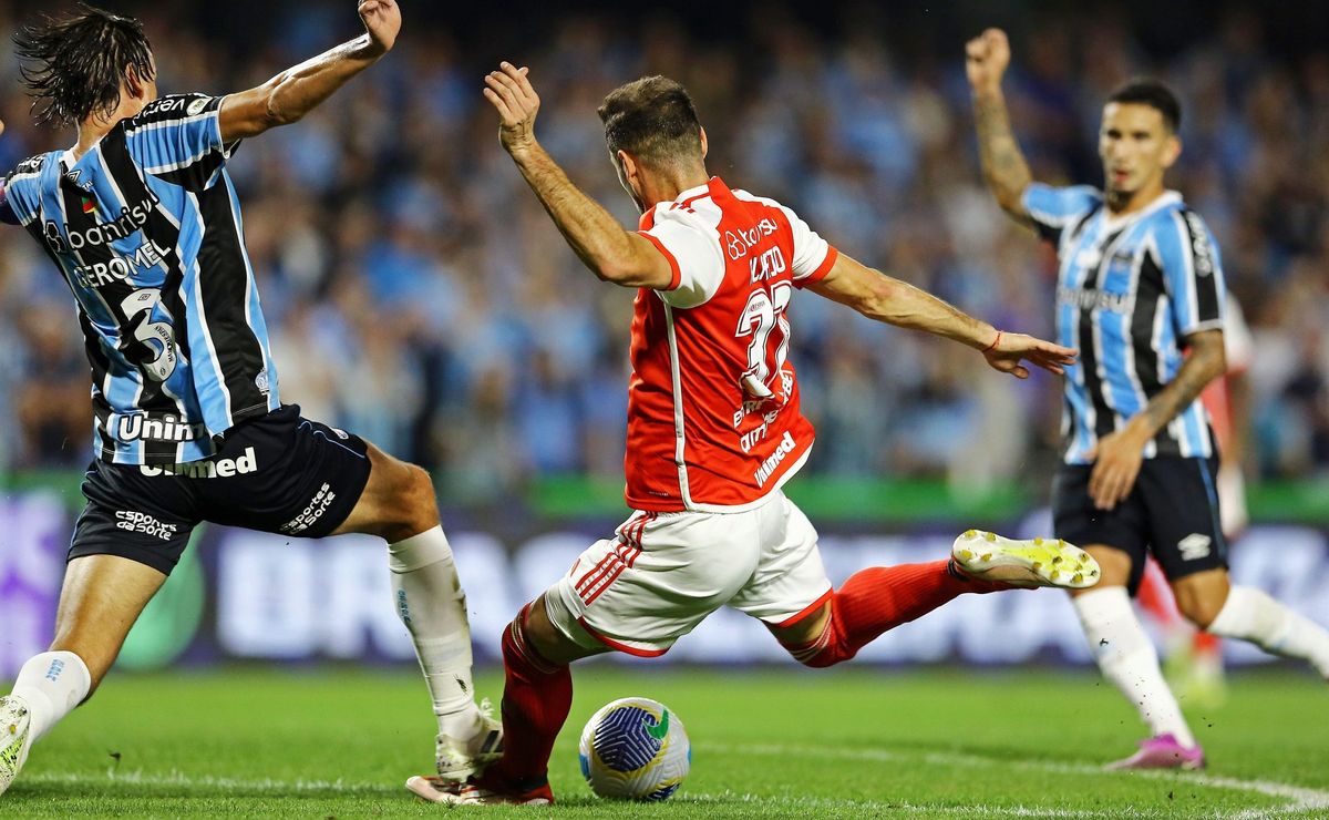 STJD impõe pena ao Internacional por sinalizadores em clássico contra Grêmio