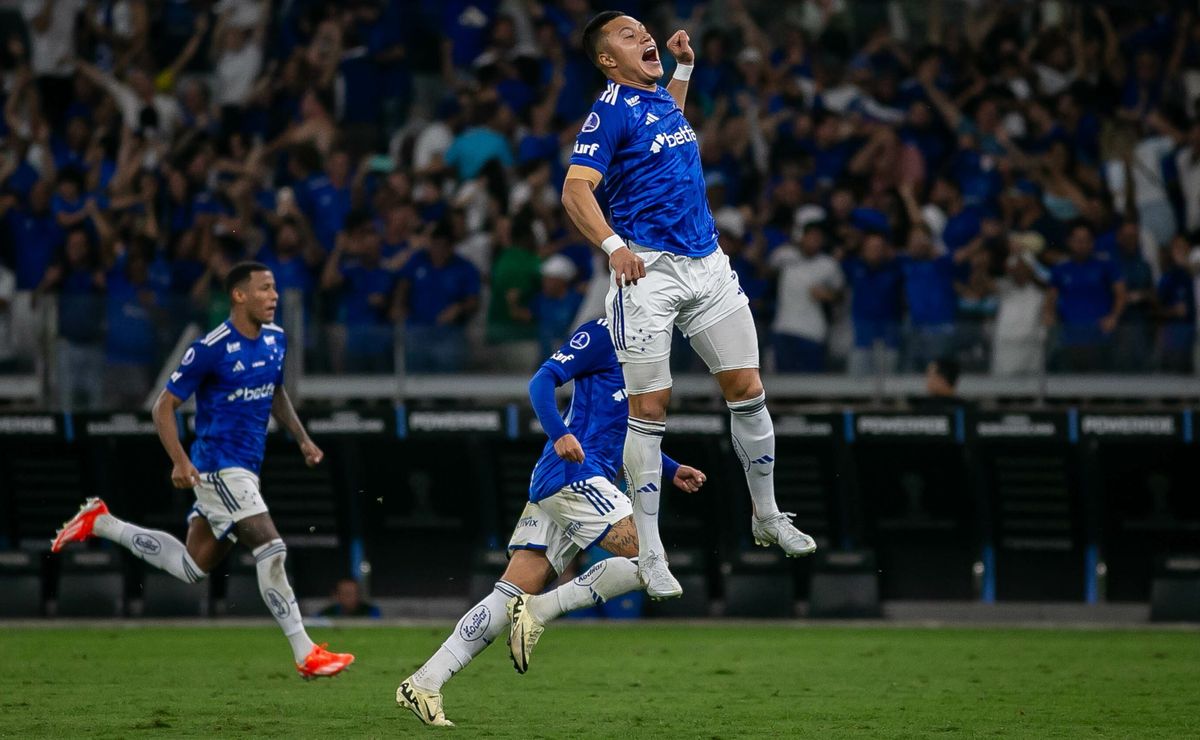 Antes de jogo contra o Libertad, imprensa paraguaia exalta Cruzeiro: “La Bestia Negra”