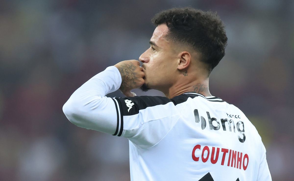 Vasco divulga os relacionados para jogo contra o Palmeiras e Philippe Coutinho ganha sequência