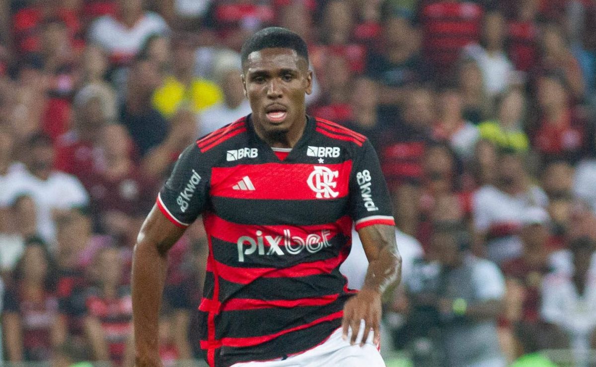 Torcida do Flamengo elogia jogada de Evertton Araújo no segundo gol contra o Grêmio: “Nível Puskás”