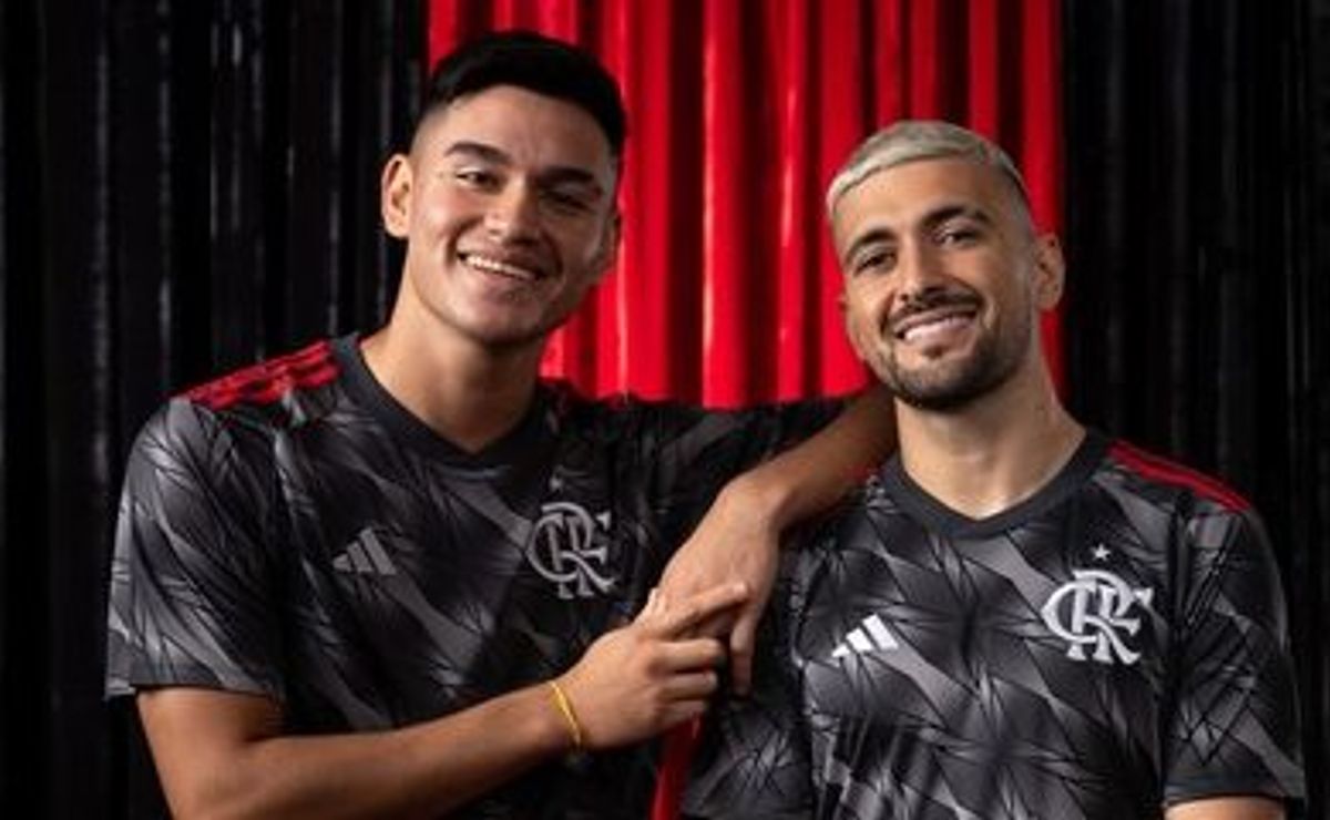 Terceira camisa do Flamengo é lançada e divide opiniões da torcida