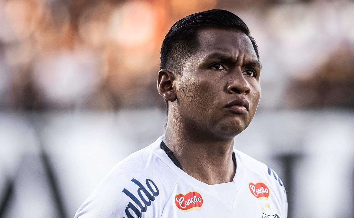 Morelos é artilheiro no Atlético Nacional e Santos se empolga com possibilidade de negócio