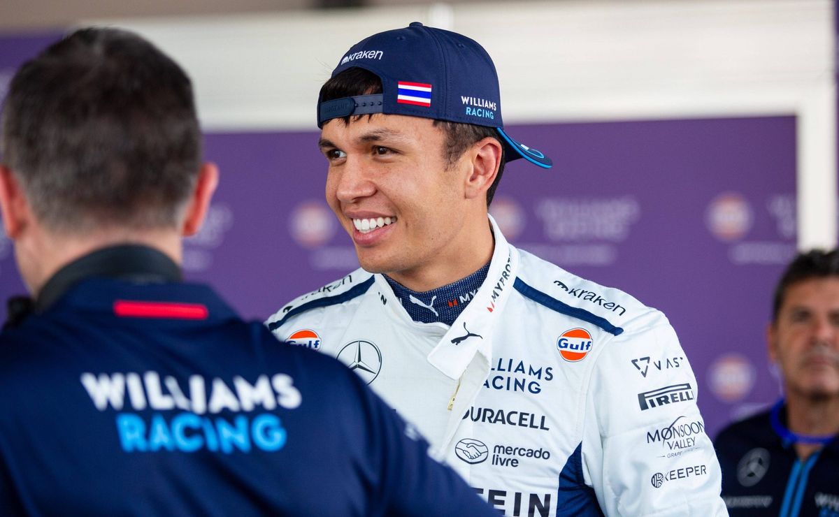 Alexander Albon relembra sobre sua jornada ao completar 100 GPs na Fórmula 1