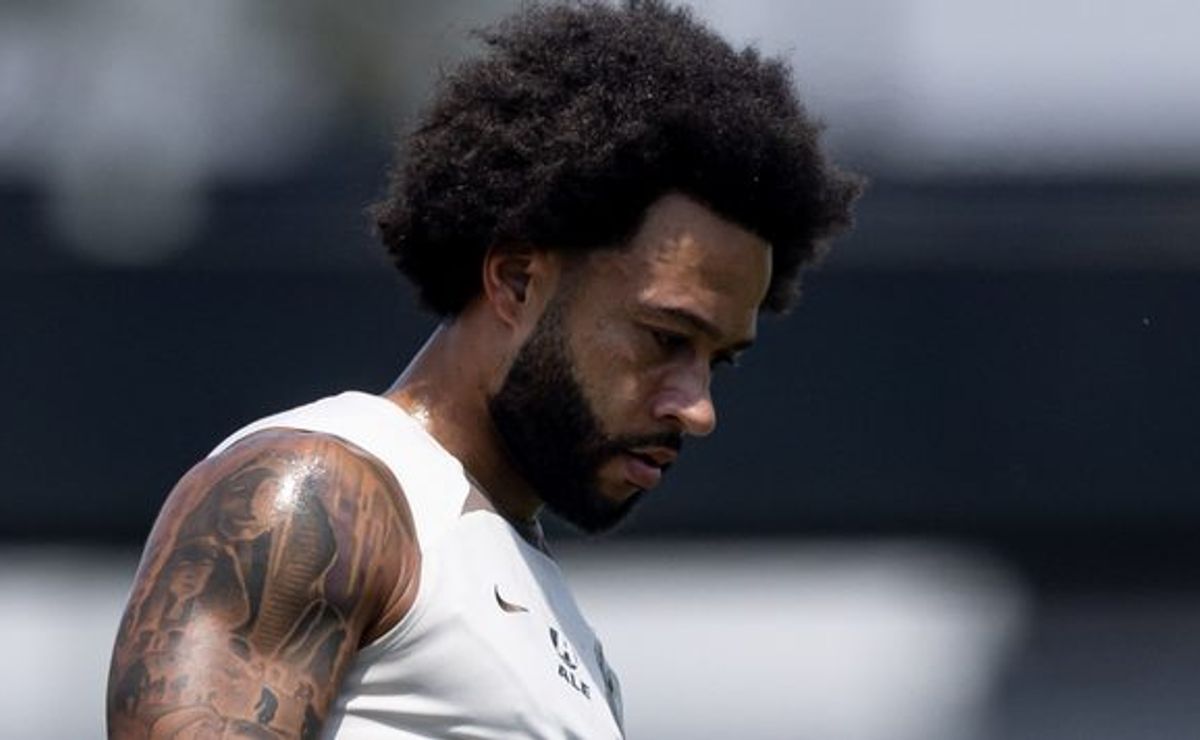 Ramon Diaz Escala Memphis Depay como Titular no Corinthians para Partida.