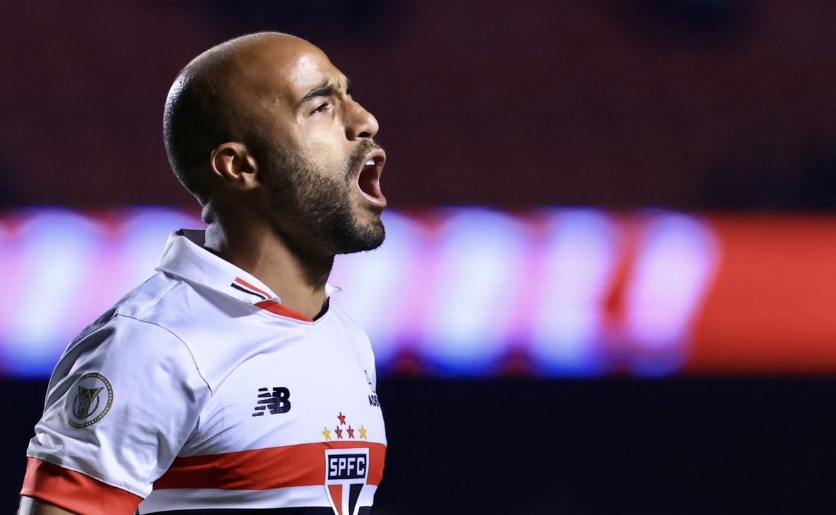 Lucas Moura brilha na goleada do São Paulo, mas torcida critica desempenho anterior