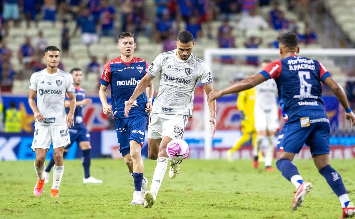 Atlético-MG empata com Fortaleza, em duelo marcado por expulsões e gol anulado no Castelão