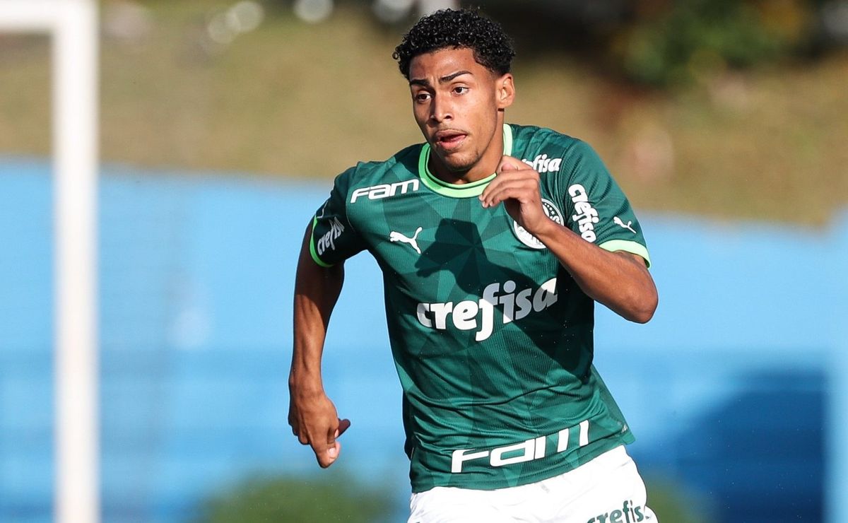 Gilberto Silva Orienta Luighi a Manter Foco no Palmeiras.