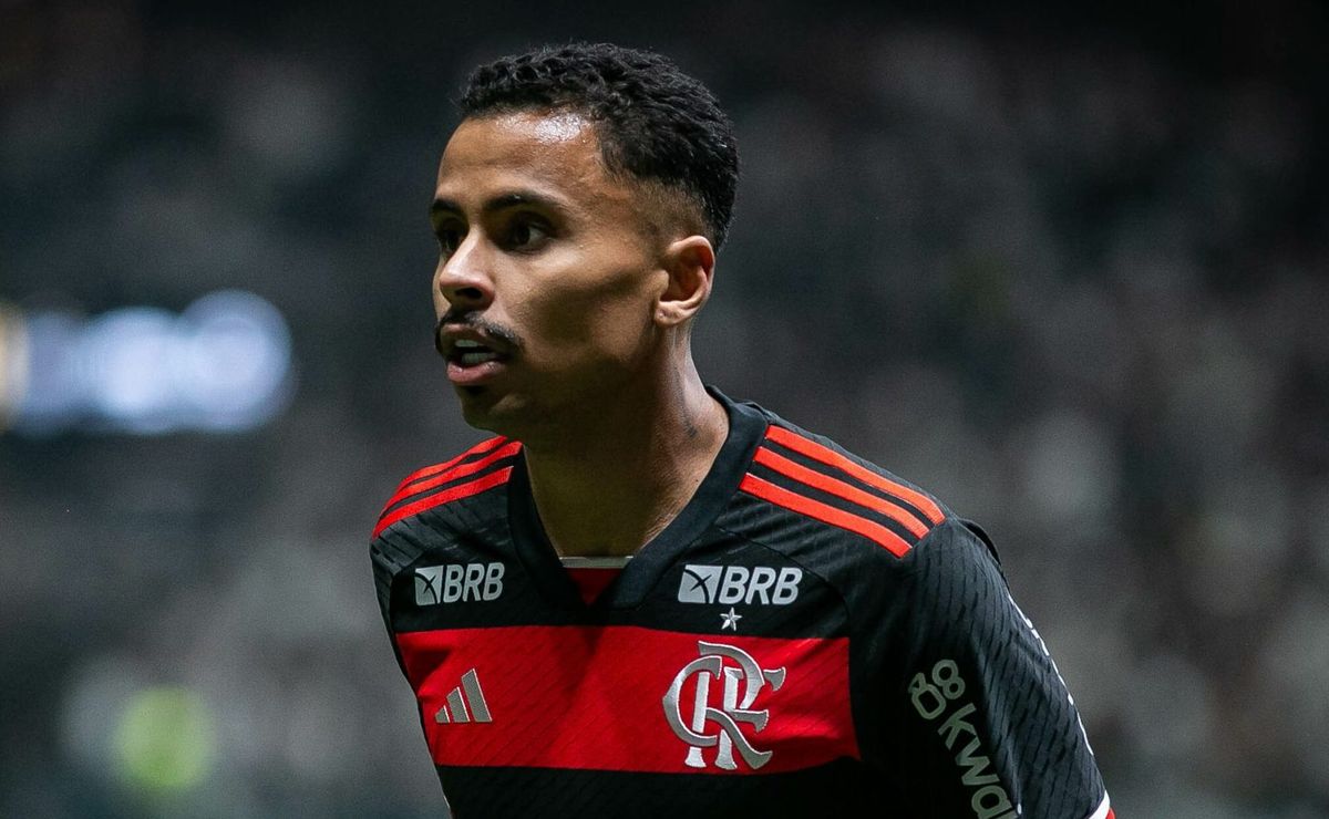 Torcida do Flamengo pede saída de Allan após clássico contra o Fluminense
