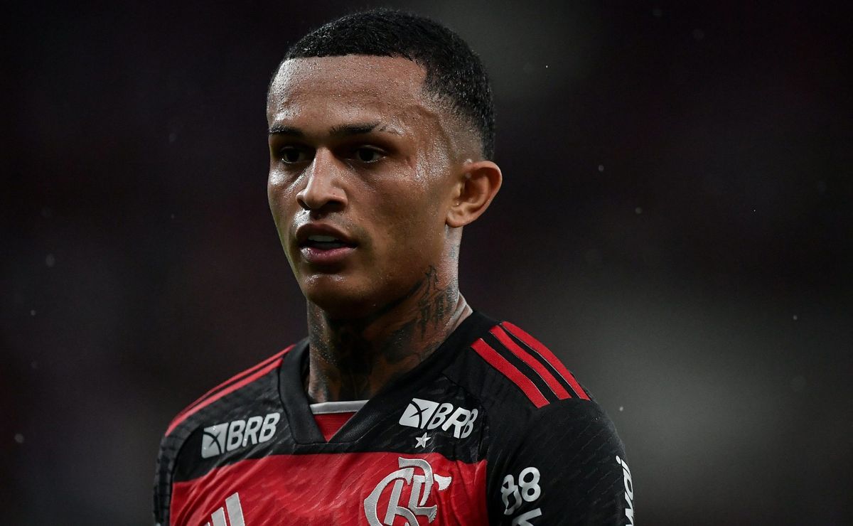 Venda de Wesley para o Manchester United entra em jogo junto com R$ 154 milhões