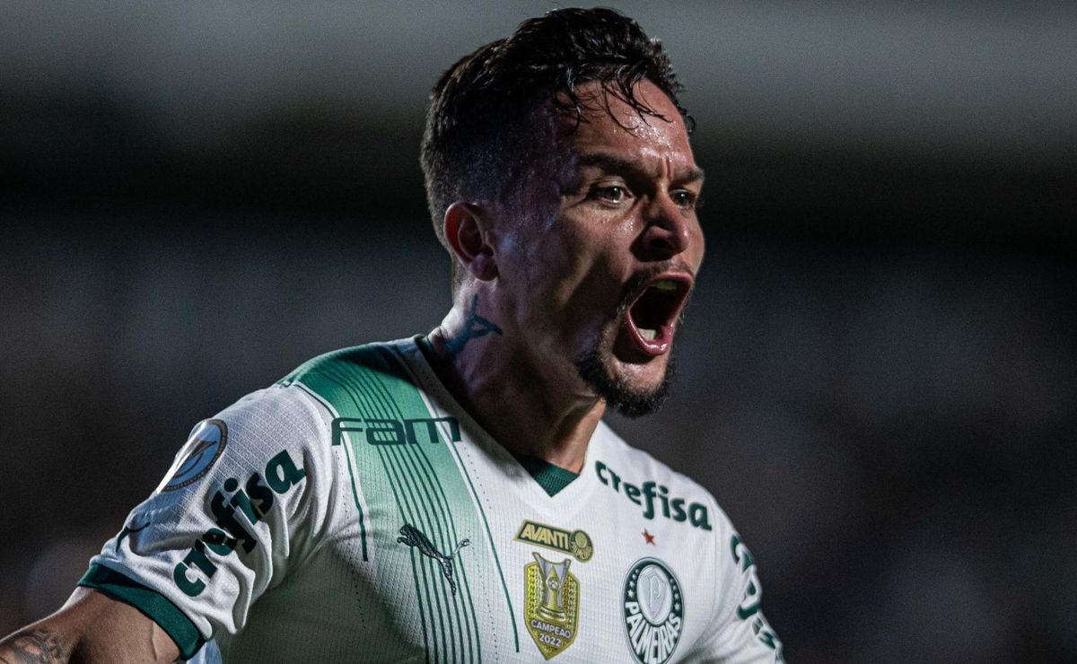 Artur pode retornar ao Brasil para reforçar equipe rival do Palmeiras.
