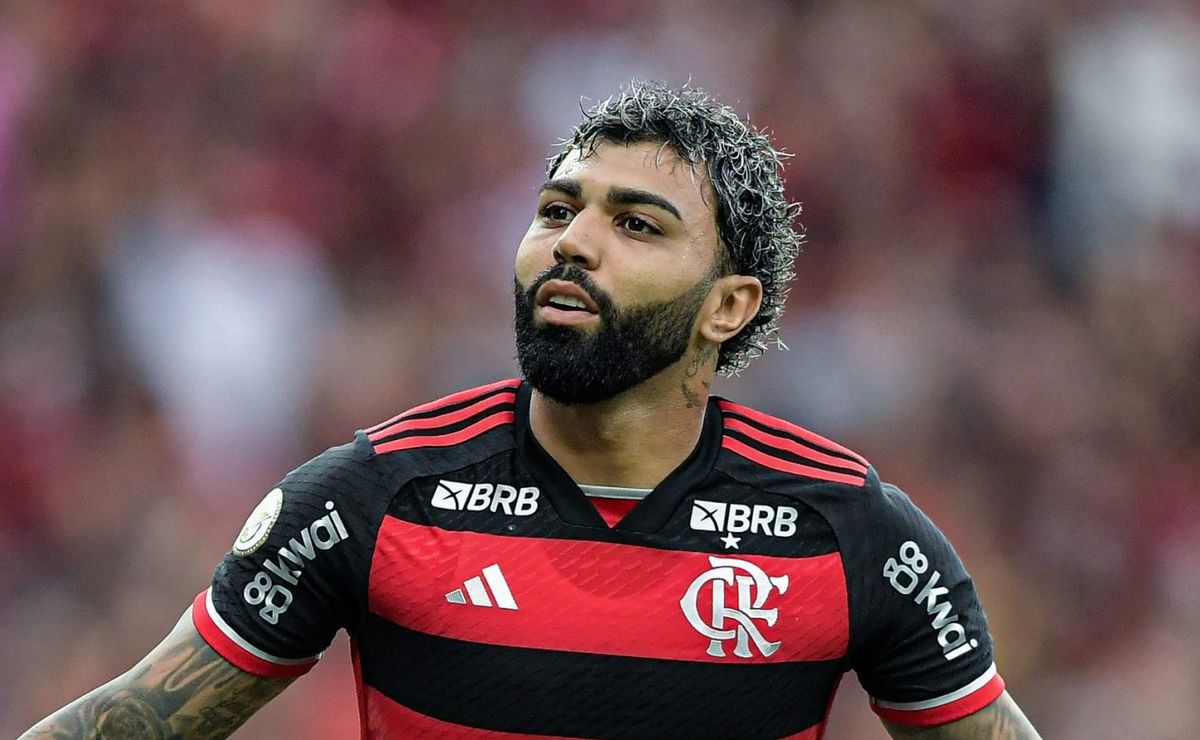 Gabigol pode ser barrado por Filipe Luís no Flamengo e ser substituído por Plata