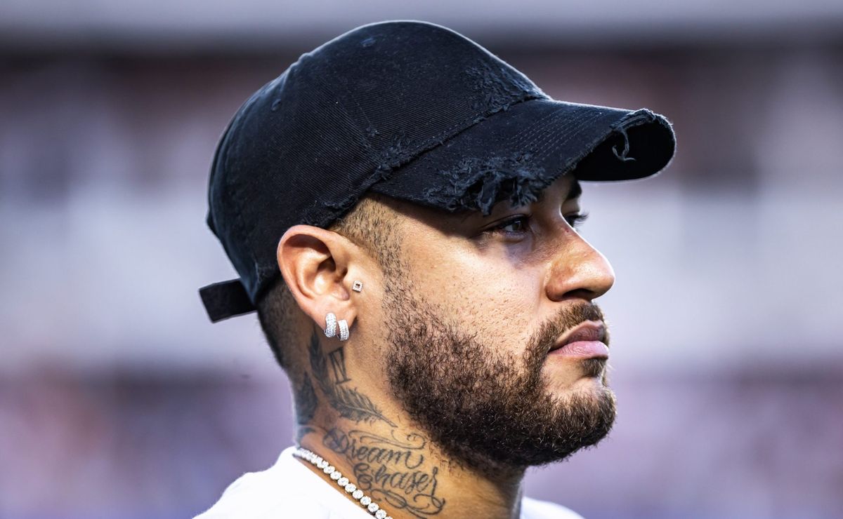 Flamengo precisa desembolsar quantia para contratar Neymar.
