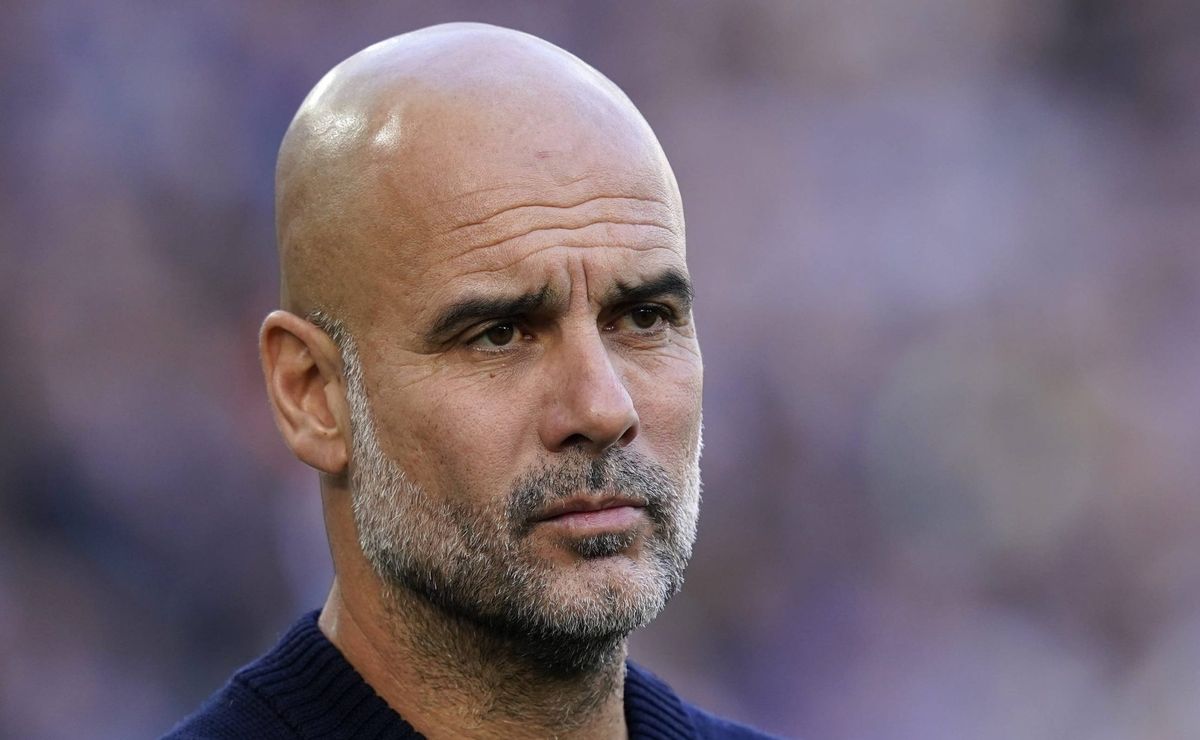 Guardiola opina sobre Vinicius Júnior: Ele deveria melhorar, afirma técnico do Manchester City.