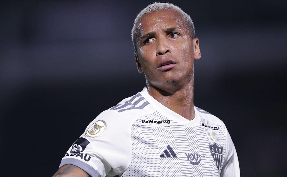 Deyverson pode pegar quatro meses de suspensão e desfalcar o Atlético-MG na Libertadores