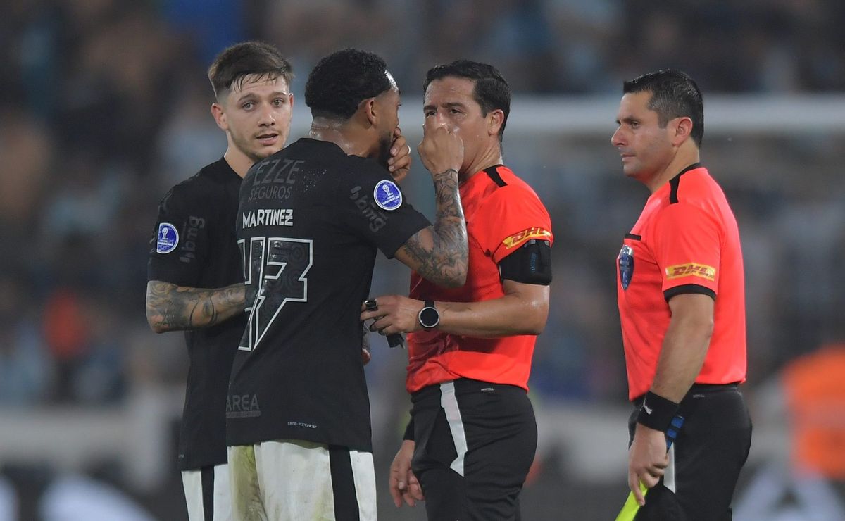 Áudio de Pênalti de Martínez divulgado pela Conmebol no Racing x Corinthians.