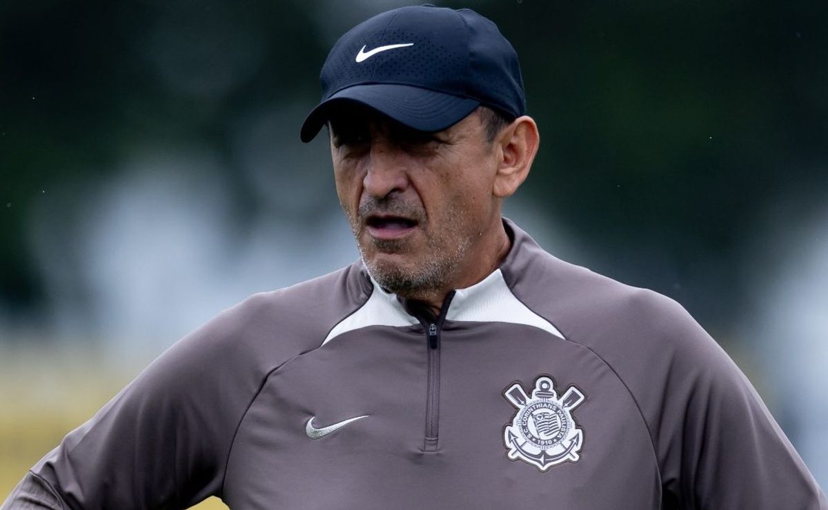 Ramón Díaz esboça mudança de esquema com jogador esquecido contra Palmeiras