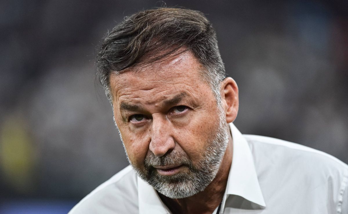 Corinthians enfrenta sérios desafios financeiros após Copa do Brasil: Augusto Melo notificado.