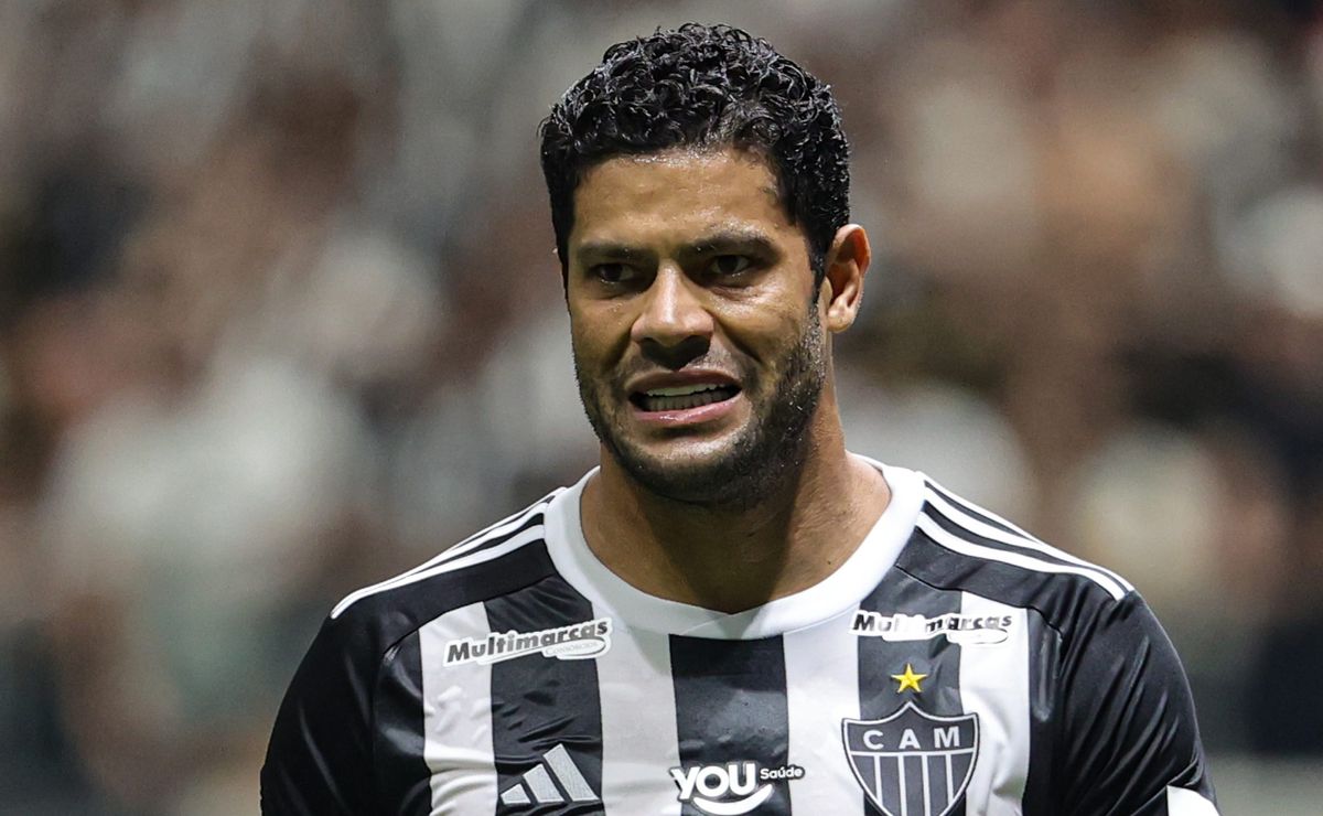 Milito e Hulk convocam torcida da Arena MRV para Atlético x Flamengo