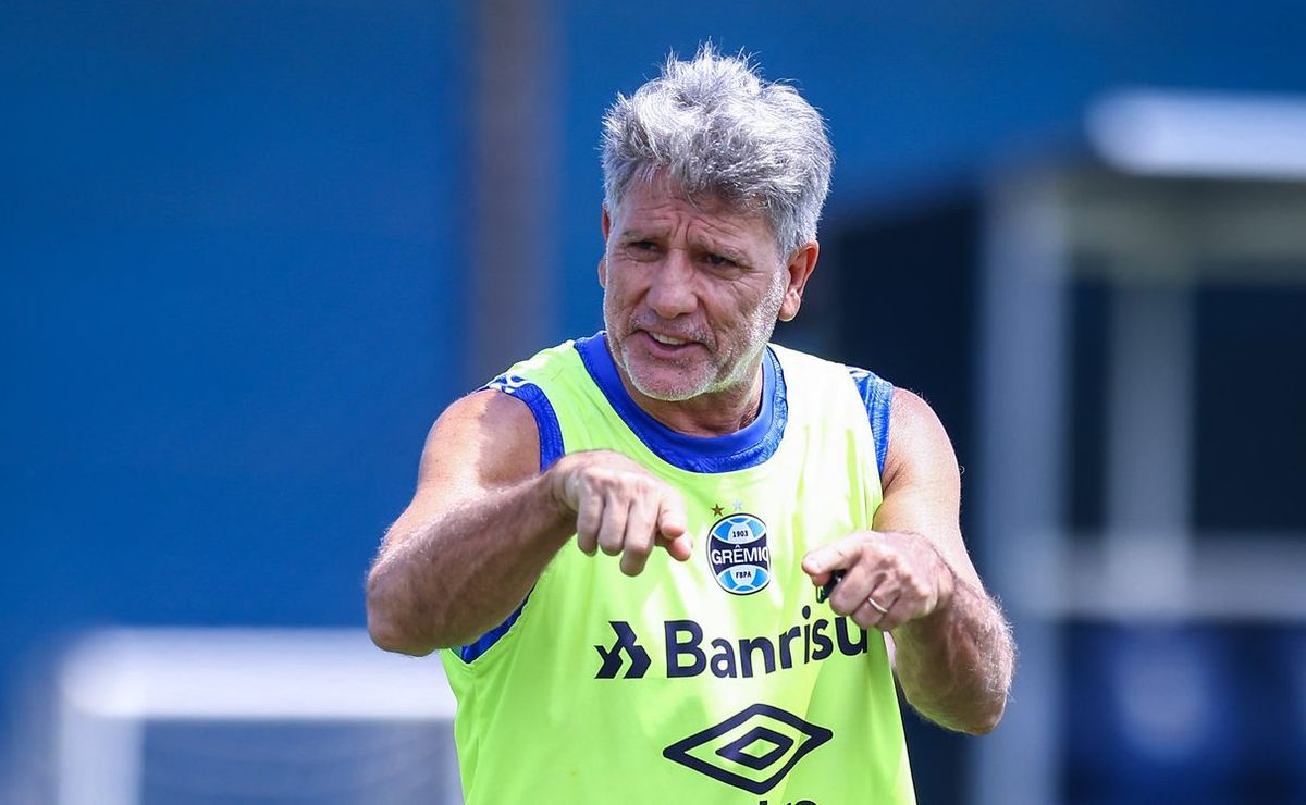 Renato gaúcho testa novo esquema tático para surpreender Palmeiras no Grêmio.