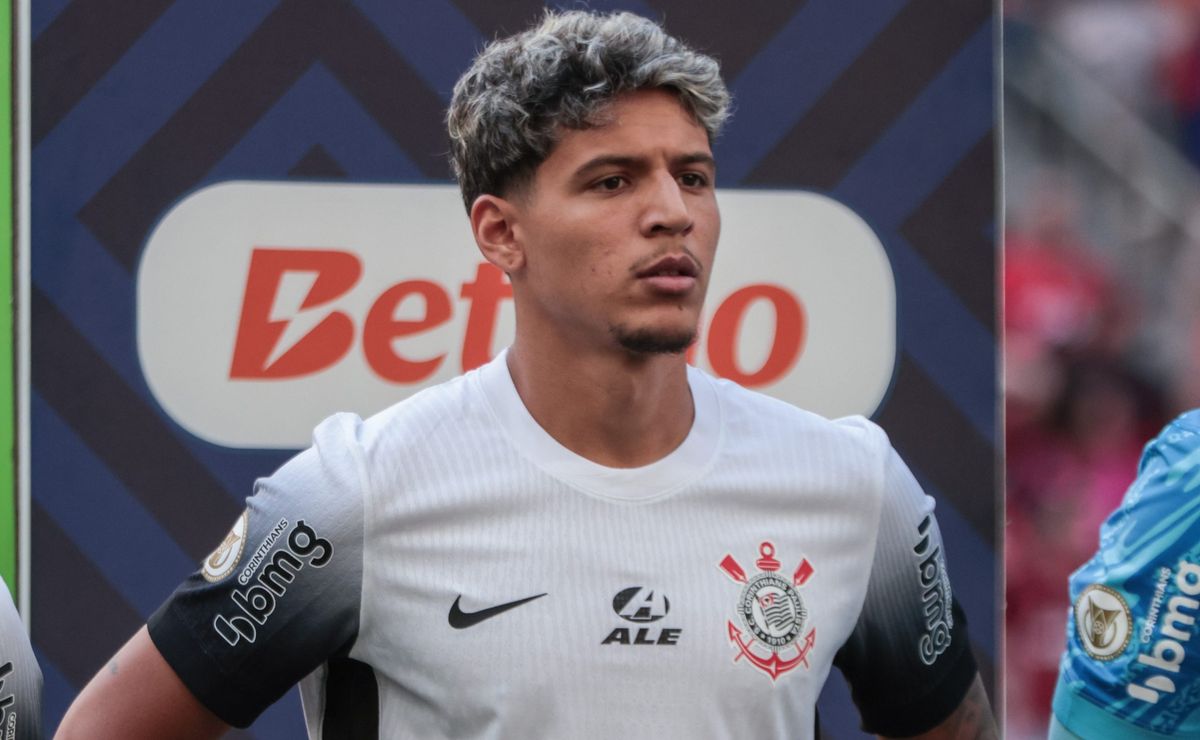 Reviravolta: Caetano pode ganhar vaga no Corinthians com problema na zaga.