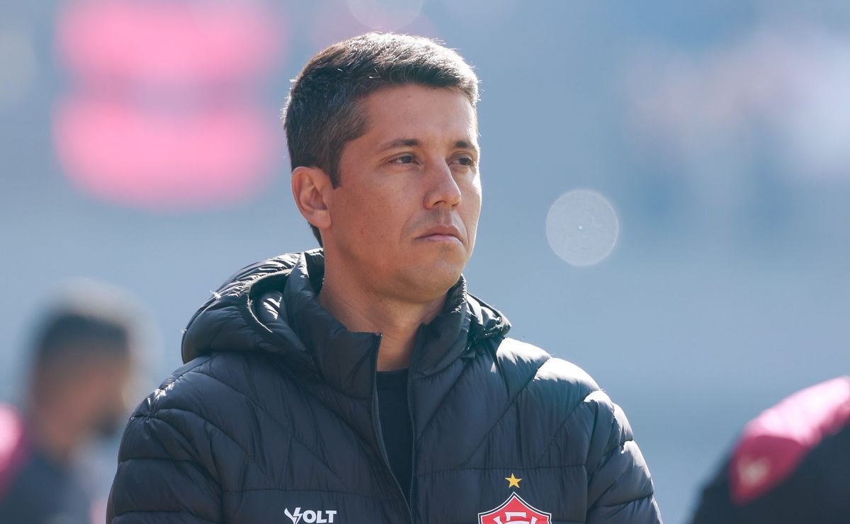 Carpini analisa desempenho de Vitória e Corinthians no Brasileirão: falta efetividade.