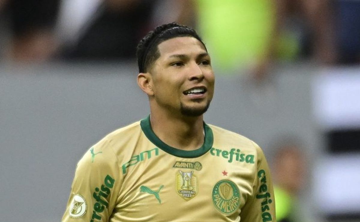 Rony e Zé Rafael devem trocar Palmeiras pelo Cruzeiro em 2025, diz Neto.