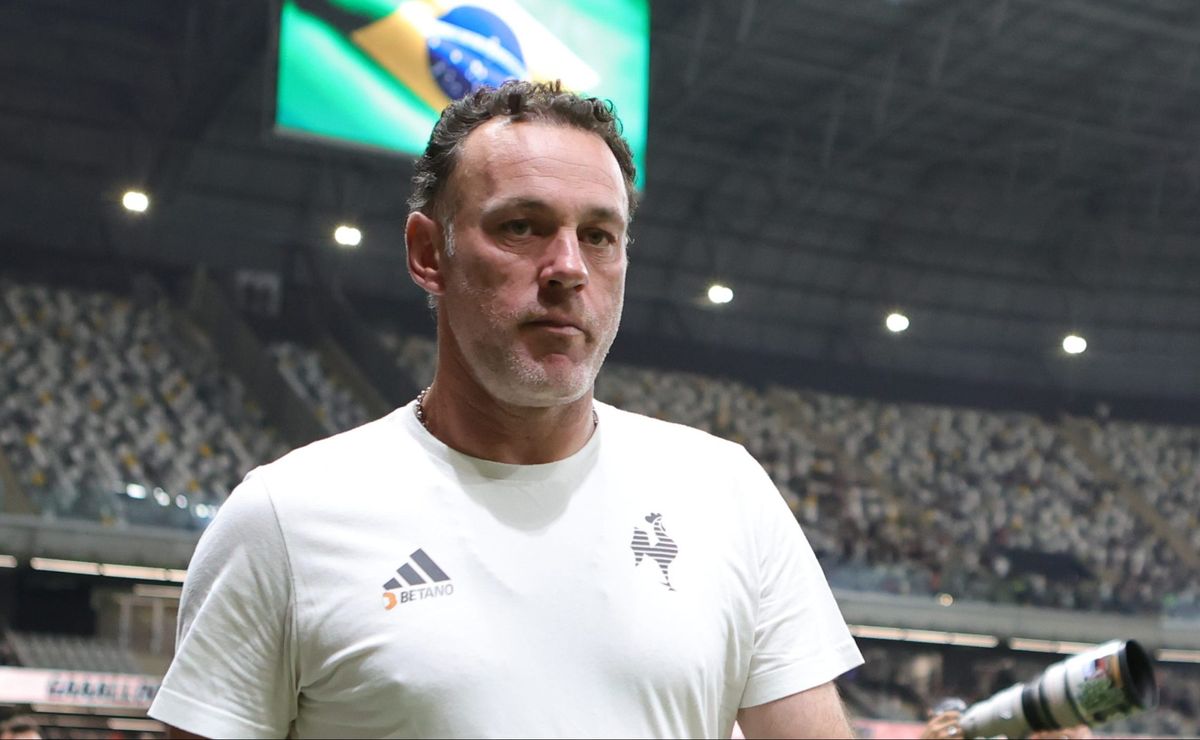 Milito confirma equipe titular do Atlético-MG contra o Flamengo pelo Brasileirão.