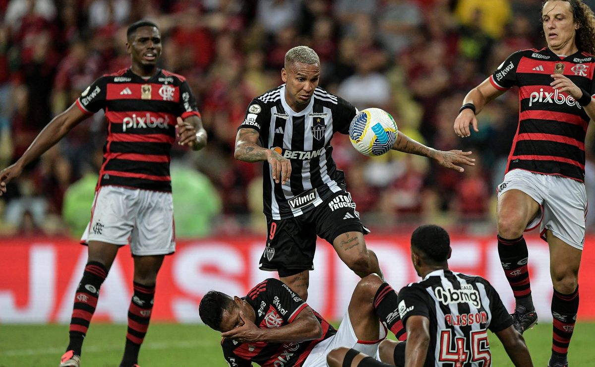 Em jogo elétrico, Flamengo e Atlético-MG empatam sem gols no Maracanã pelo Brasileirão Betano