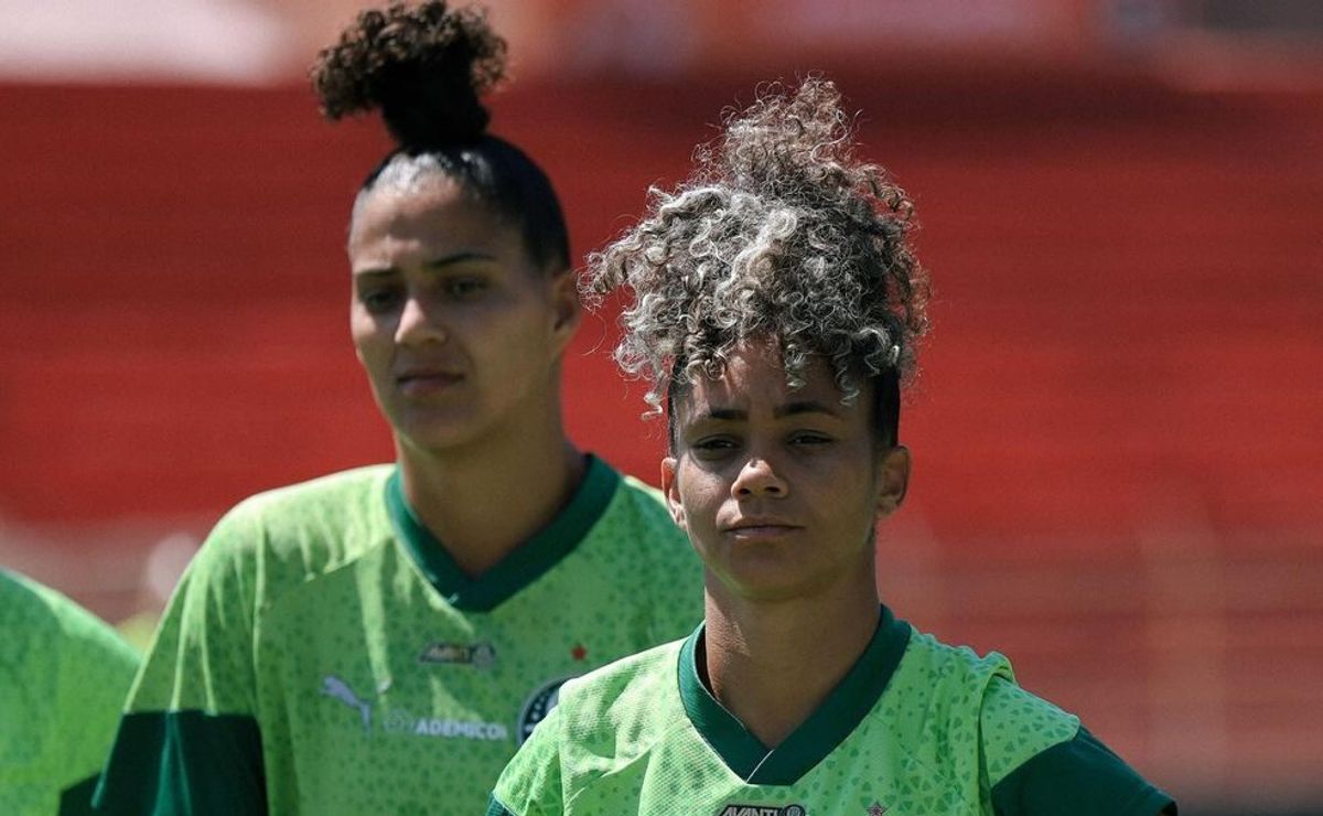 Vice do Palmeiras garante permanência de jogadores, revela novos patrocínios e projeta futuro.