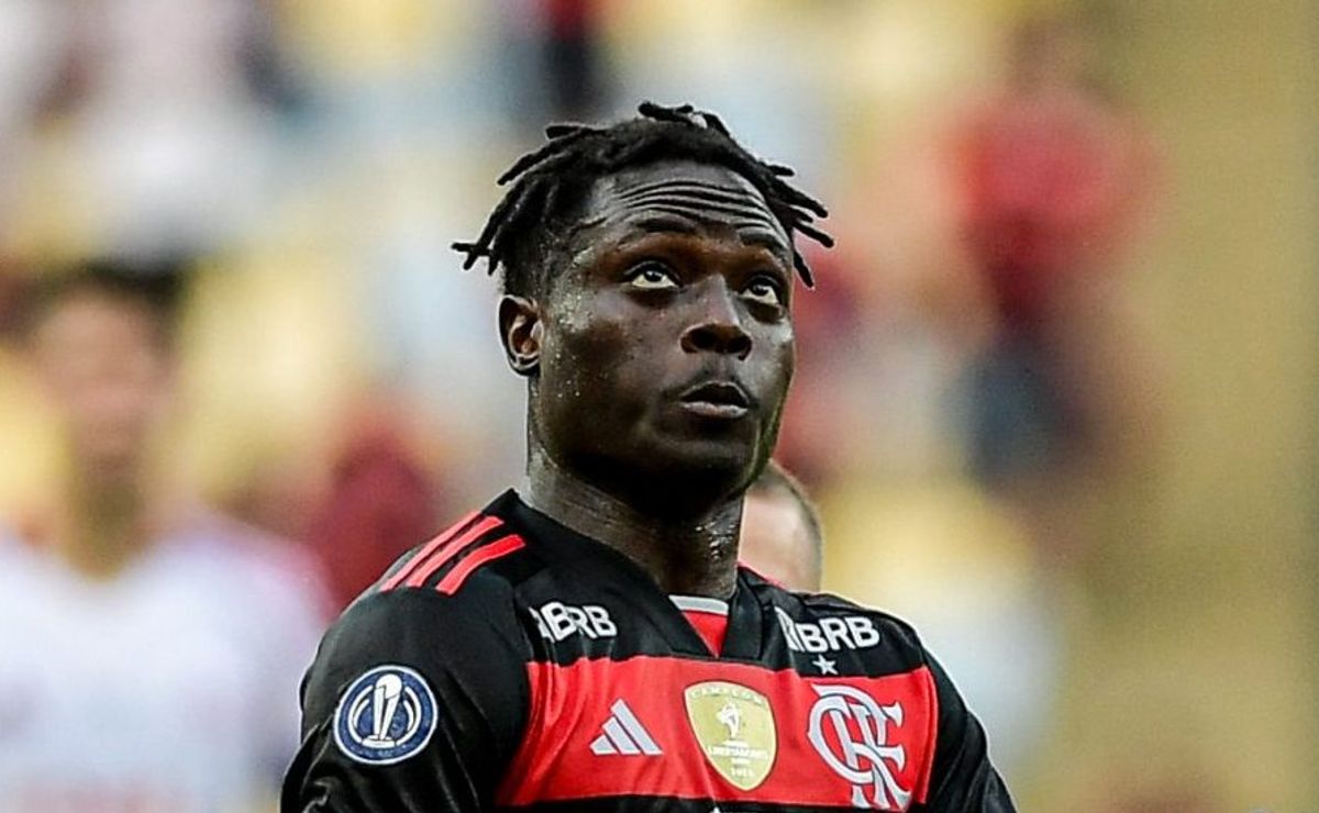 Nova oportunidade para Ogundana Shola no ataque do Flamengo contra o Atlético-MG