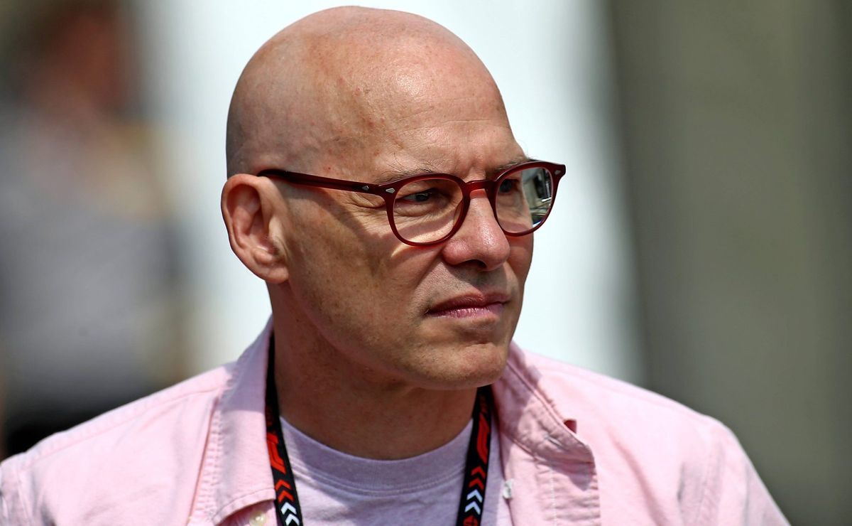 Villeneuve critica McLaren por priorizar título de construtores