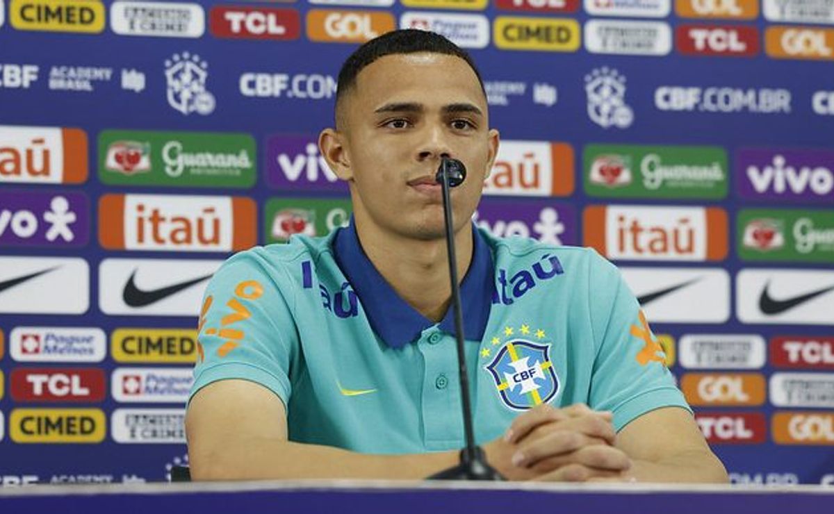 Seleção Brasileira ganha desfalque para enfrentar o Uruguai na terça-feira (19)