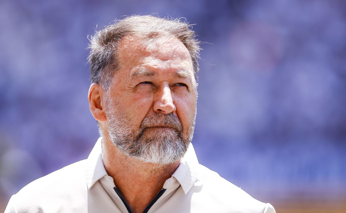 Jogadores do Corinthians apoiam Augusto Melo contra votação de impeachment