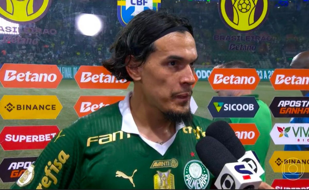 Criticado Gustavo Gómez chama arbitragem de Wilton Pereira Sampaio de 