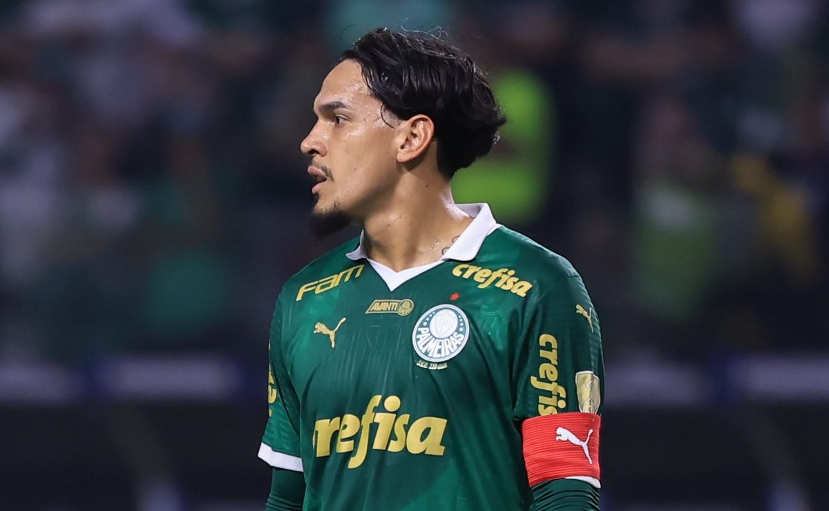 Gustavo Gómez critica postura de Wilton Pereira Sampaio em partida decisiva.