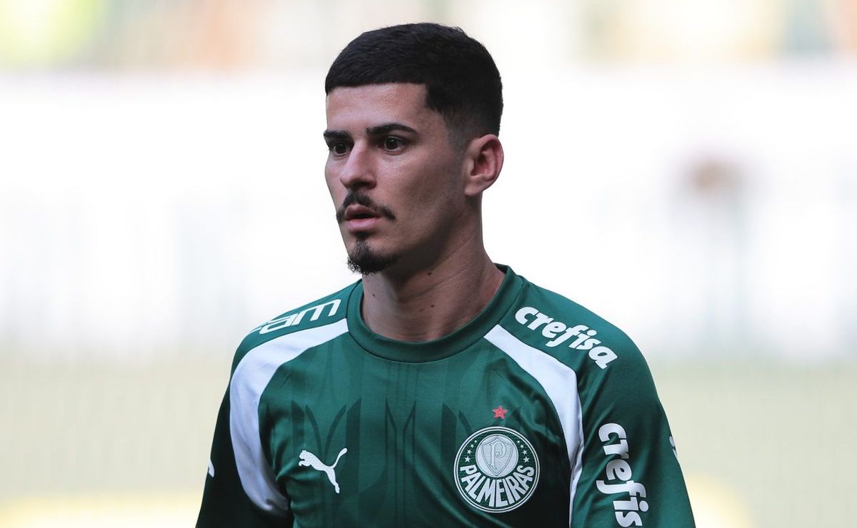Velloso destaca mais oportunidades para Rômulo e questiona escolhas de Abel.