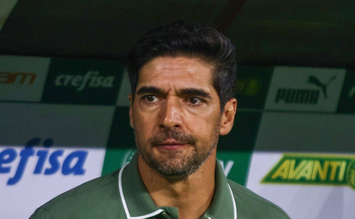 Abel Ferreira enfrenta desafios no Palmeiras após derrota para o Botafogo