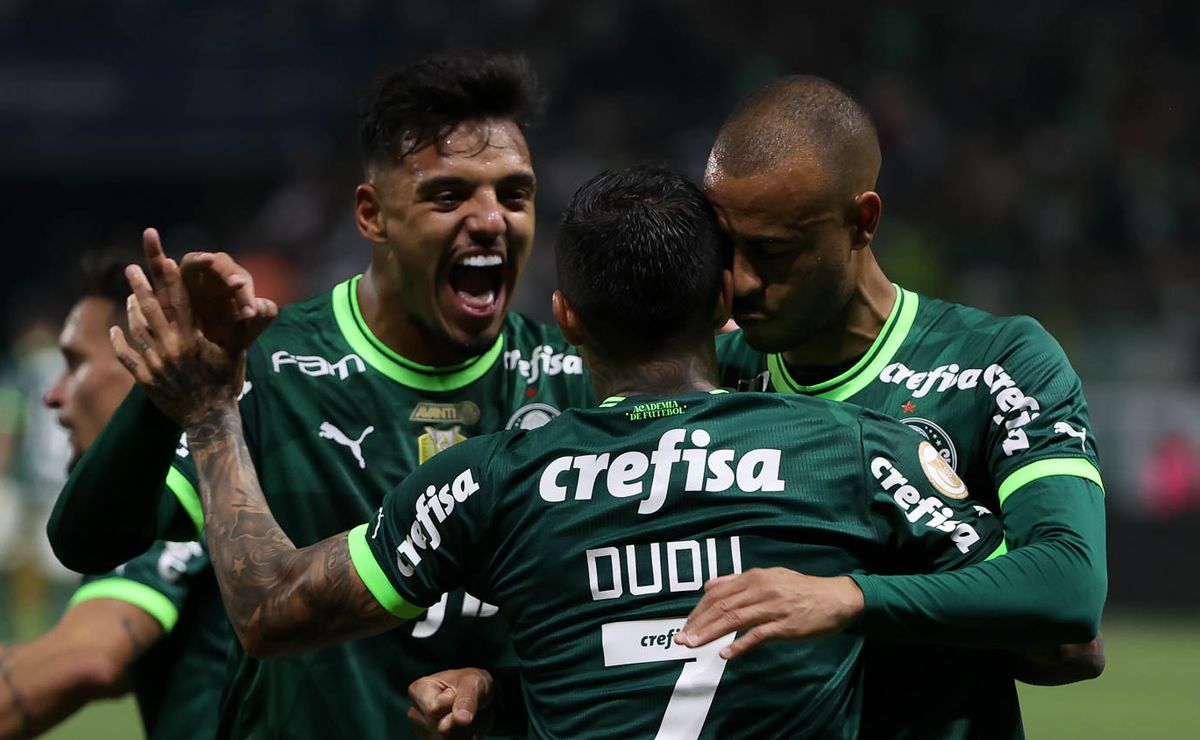 Cruzeiro negocia com Palmeiras para contratar lateral Mayke.