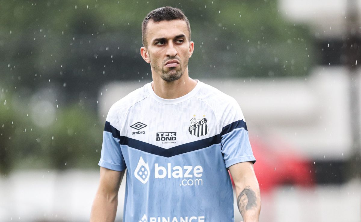 Corinthians quer contratar João Schimidt e estuda oferecer Pedro Raul e Roni no negócio