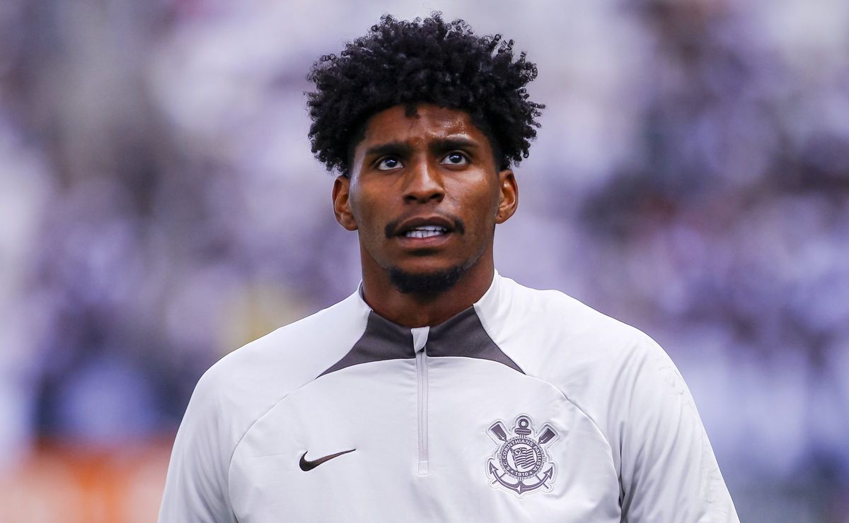 Corinthians decide não se abalar com compra do Flamengo de Hugo Souza