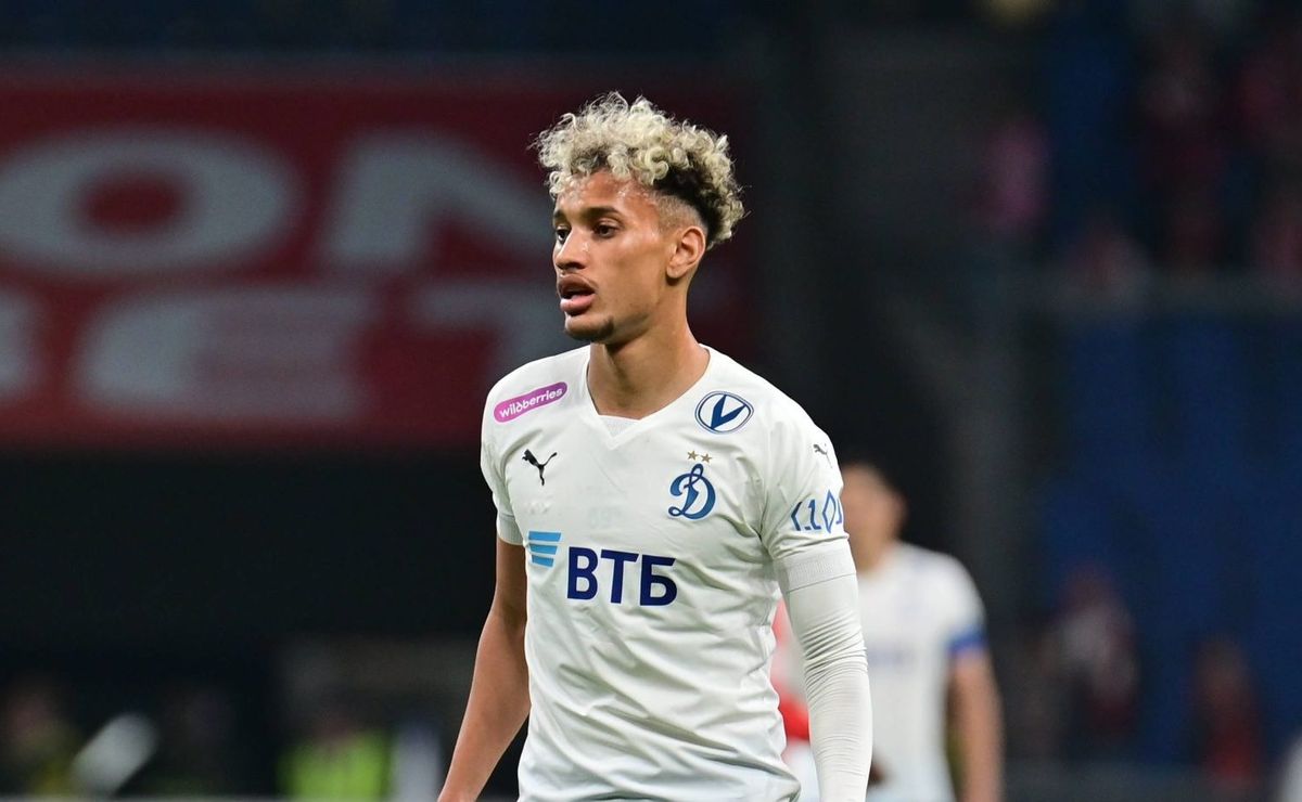 Possível ida de Bitello para rival do Grêmio gera interesse do Corinthians.