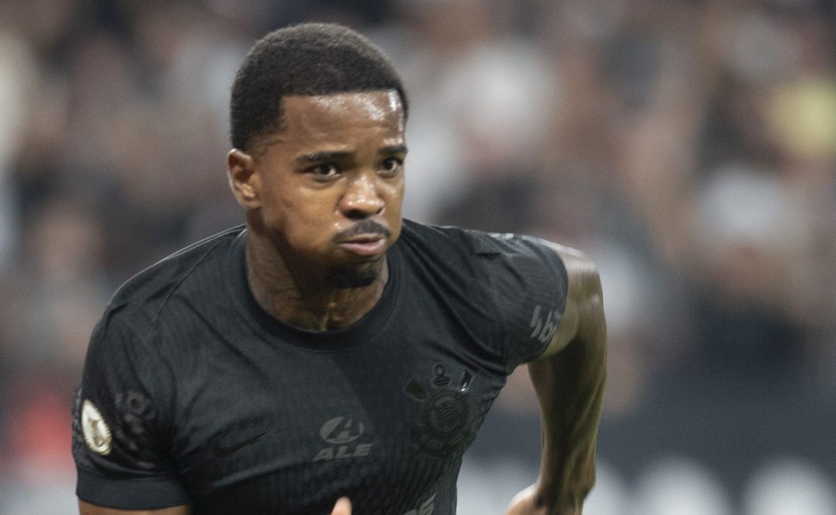 Neto critica inércia do Corinthians diante de protesto de Cacá.