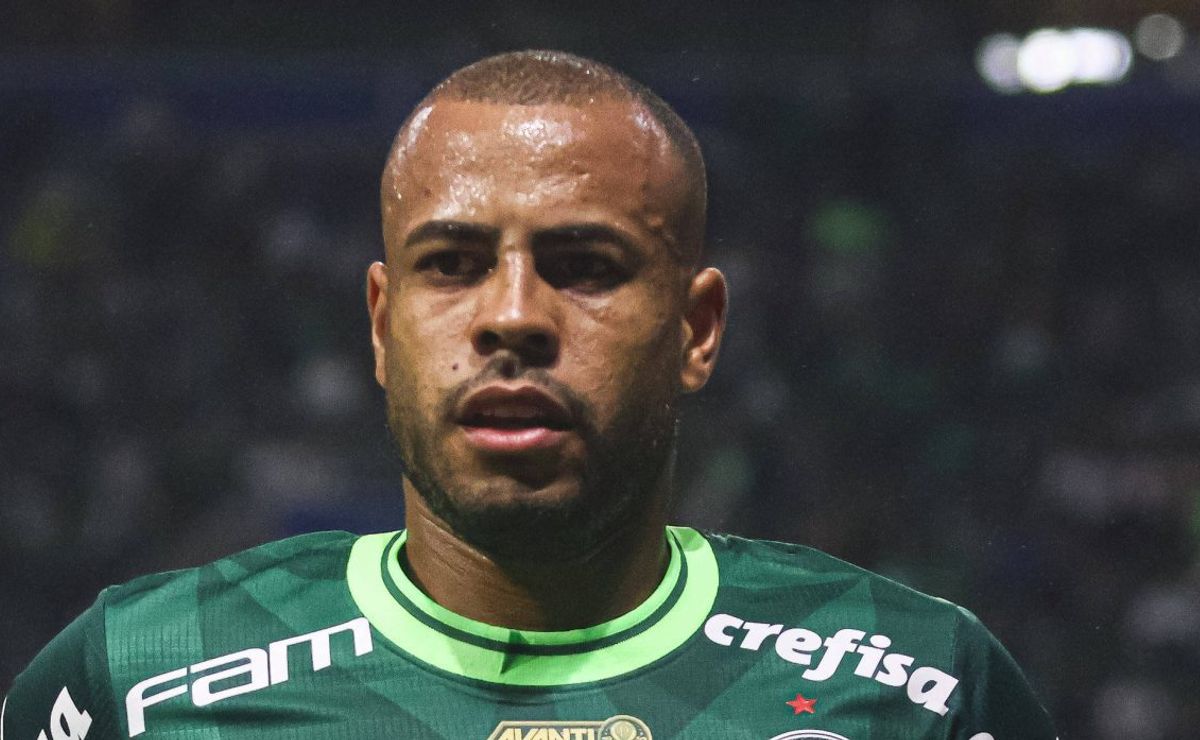 Palmeiras avalia rescisão de contrato com Mayke; Cruzeiro pode negociar com jogador