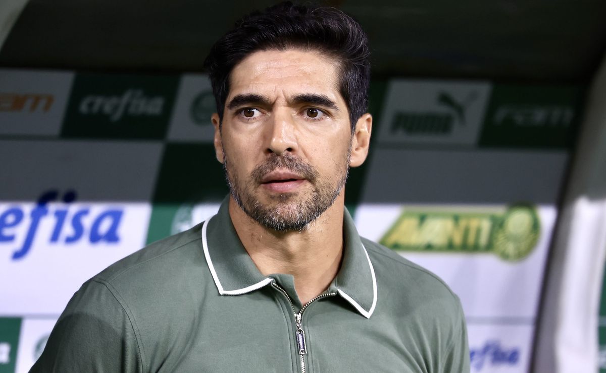 Fluminense se interessa por Alex Arce após Palmeiras de Abel Ferreira não contratar.