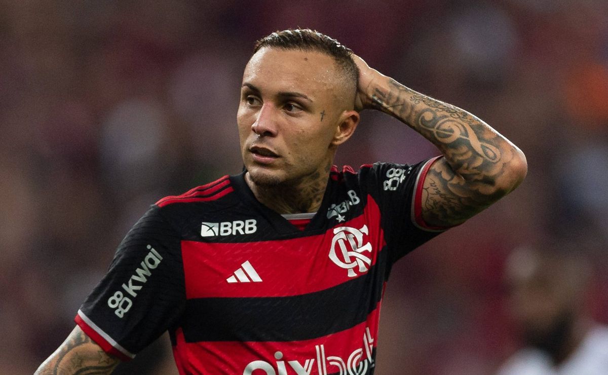 Retorno de Everton Cebolinha ao Flamengo gera incerteza e data definida.