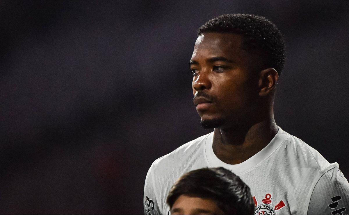 Cacá tem compra definida no Corinthians e permanência garantida no clube