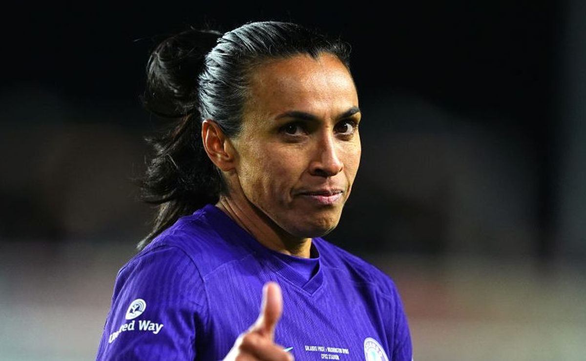 Corinthians negocia contratação de Marta para temporada de 2025