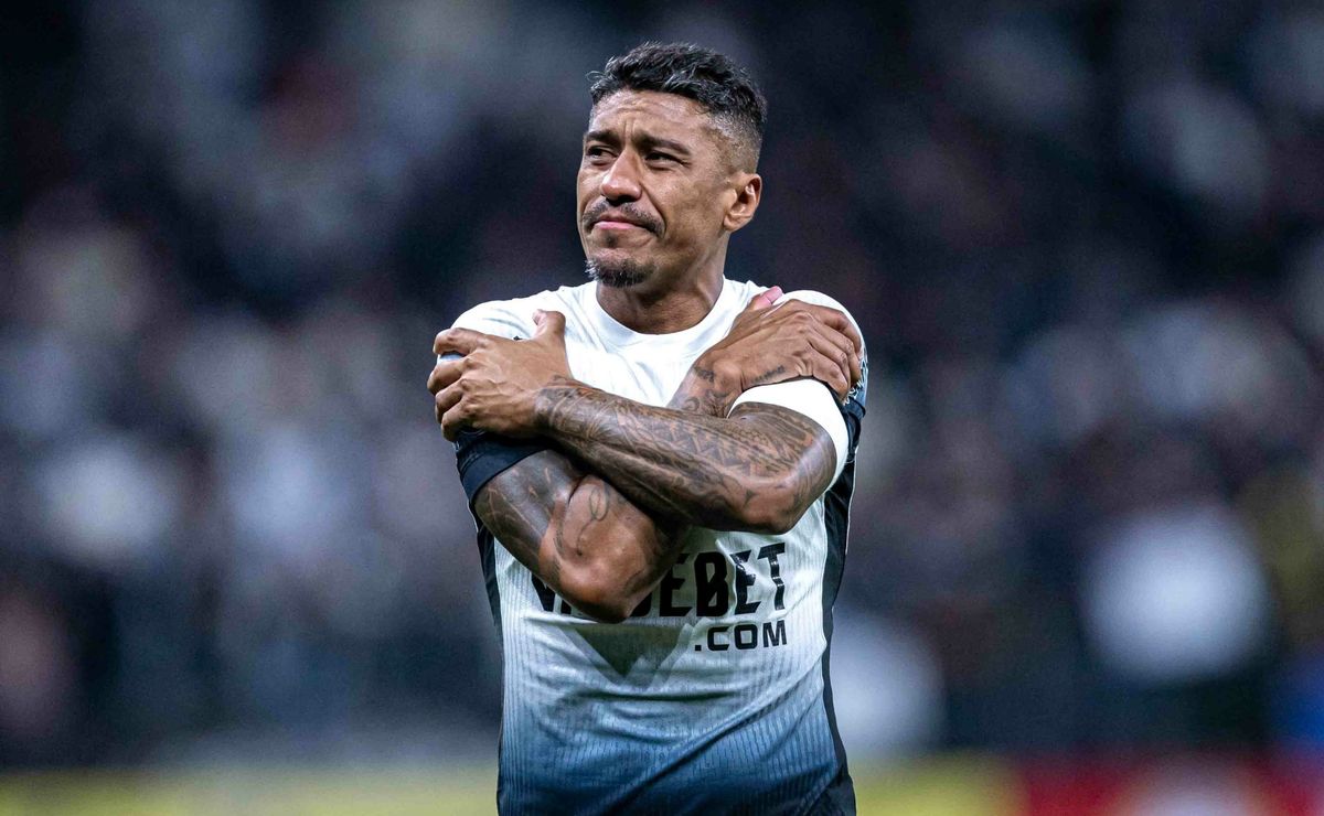 Paulinho fala sobre possibilidade de retorno ao Corinthians: 