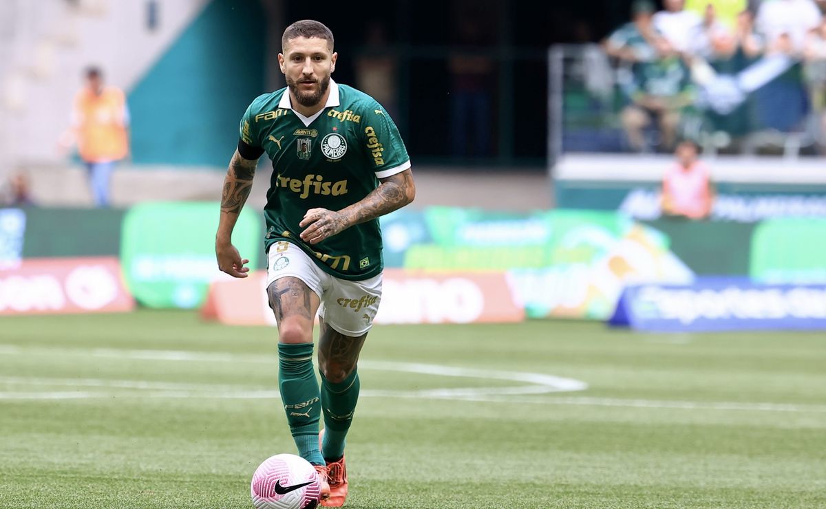 Marcelo Teixeira negocia Santos e Zé Rafael para tirar do Palmeiras.